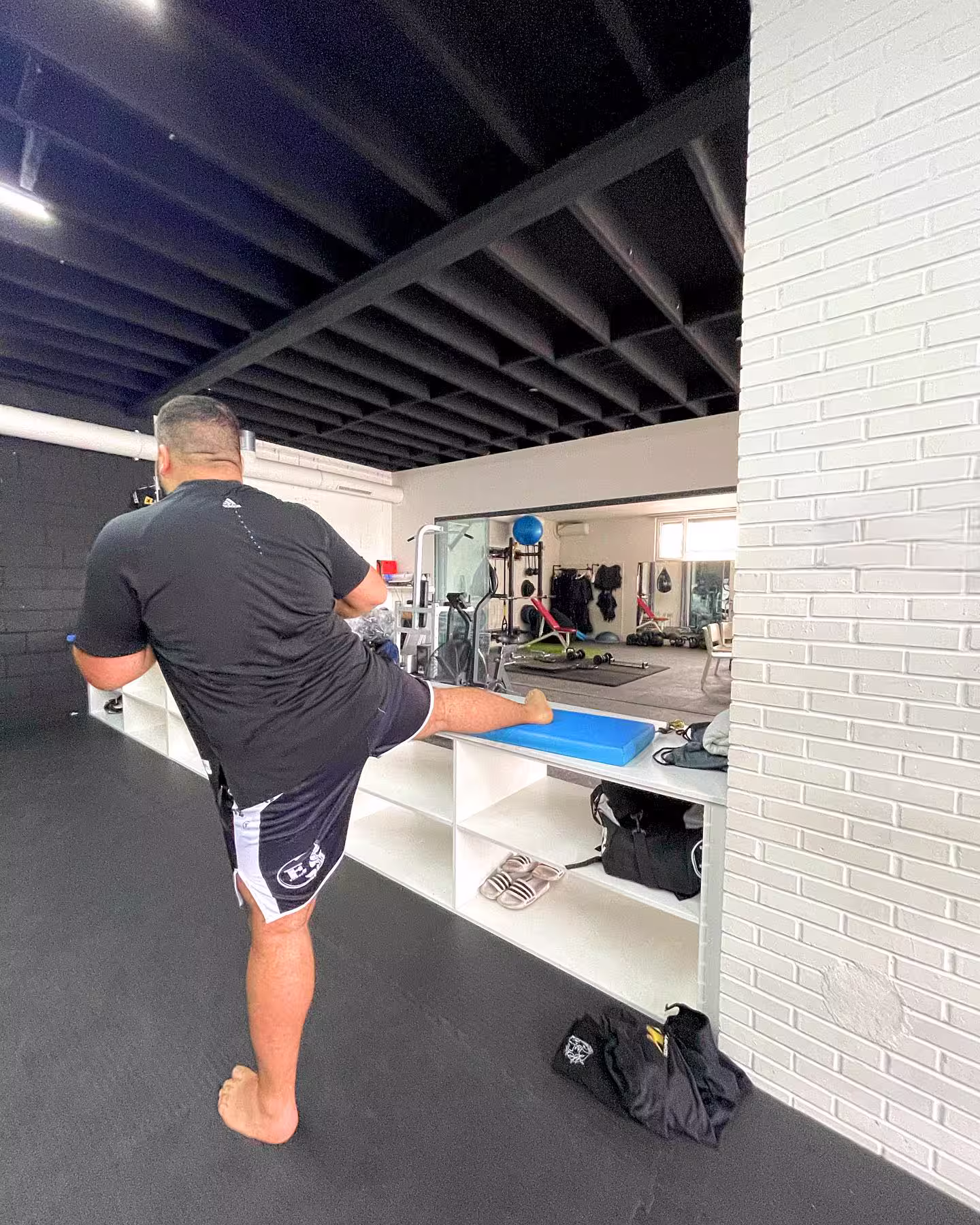 Coach AKN tijdens training